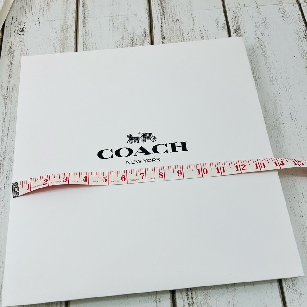 Coach White Gift Box and Tissue Paper Bundle Gift Wrap - Picture 10 of 11
